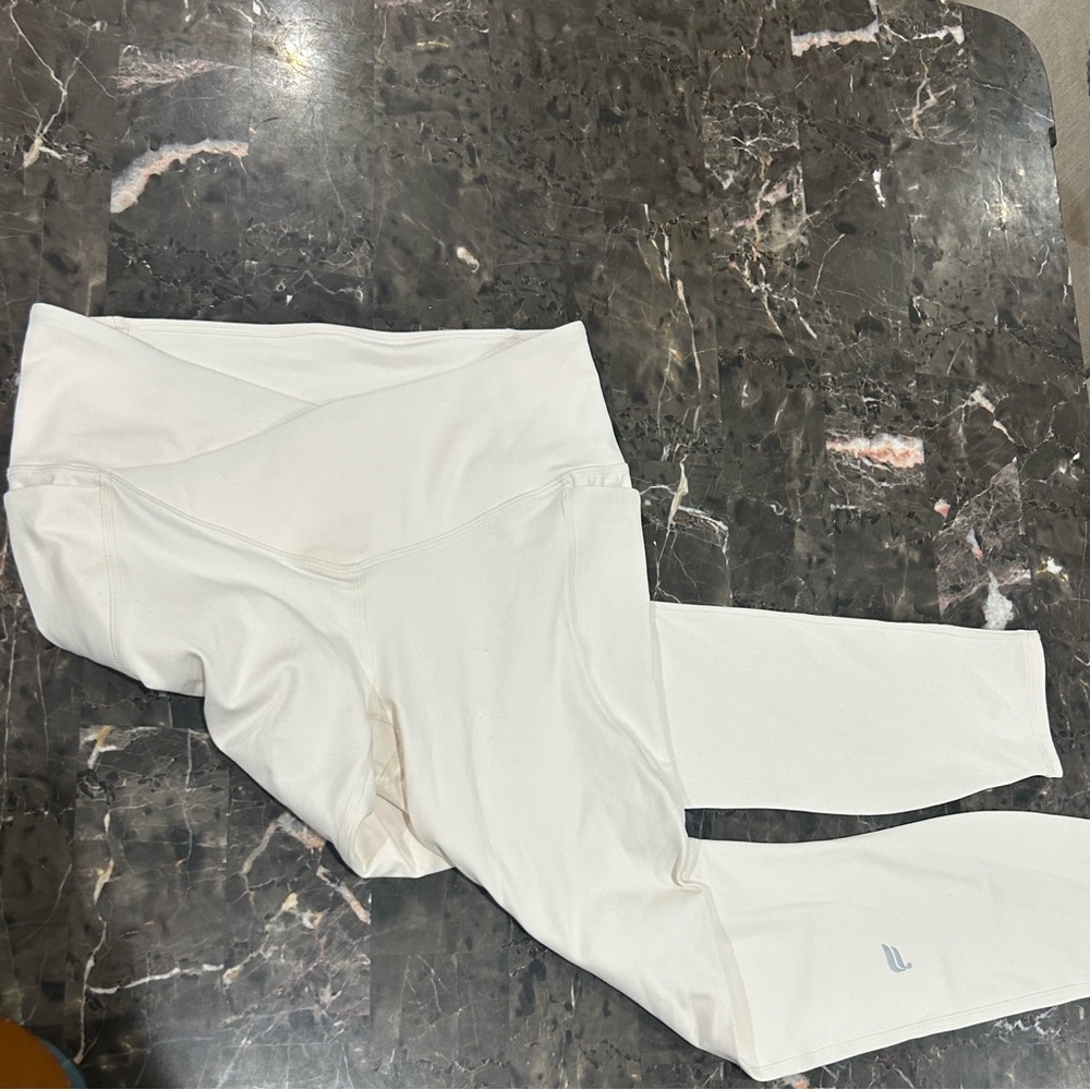 Cream/White Comfort Fabletics leggings